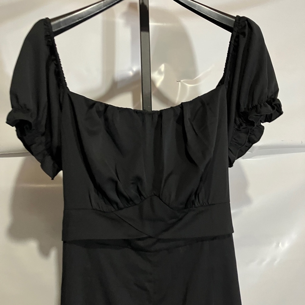 Women’s Puff Sleev Tie Back Jumpsuit Size XL